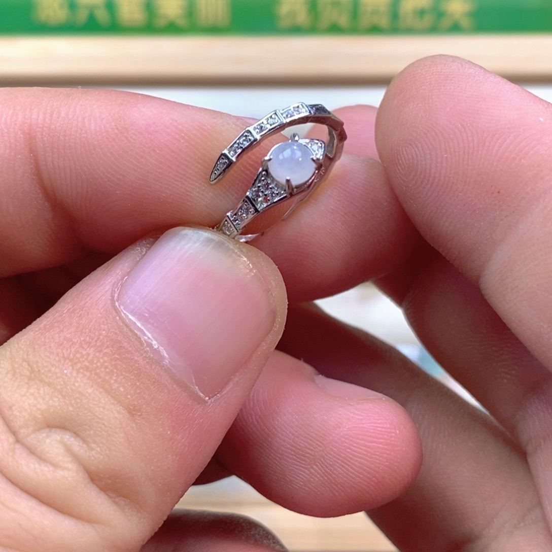 翡翠未镶嵌戒指翡翠