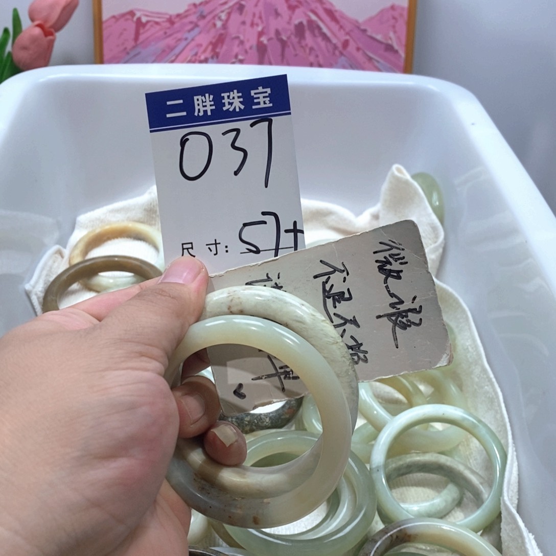 未镶嵌岫玉手镯手镯