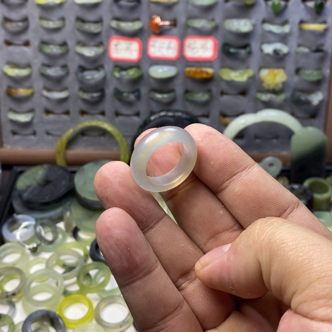 蛇纹石玉未镶嵌戒指