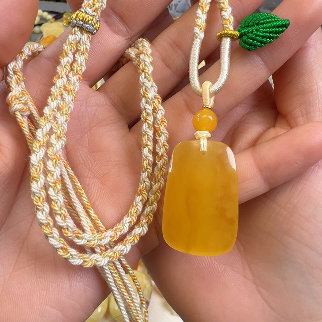 蜜蜡裸石未镶嵌蜜蜡