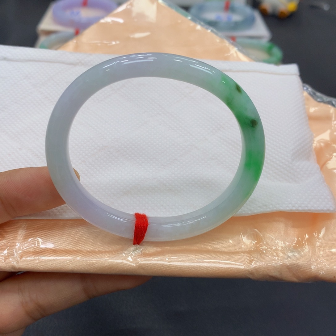 翡翠手镯未镶嵌翡翠8