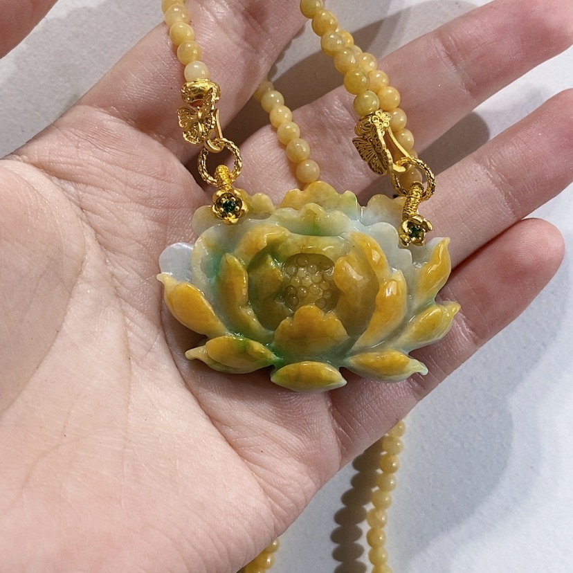 【闪购商品】翡翠未镶嵌颈饰