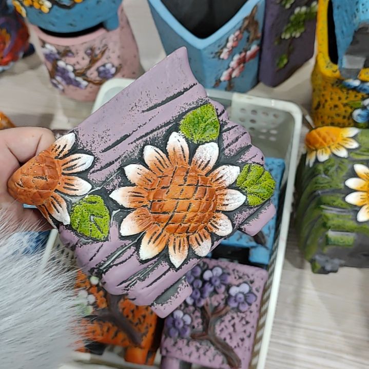 红陶吸水透气的白陶花盆