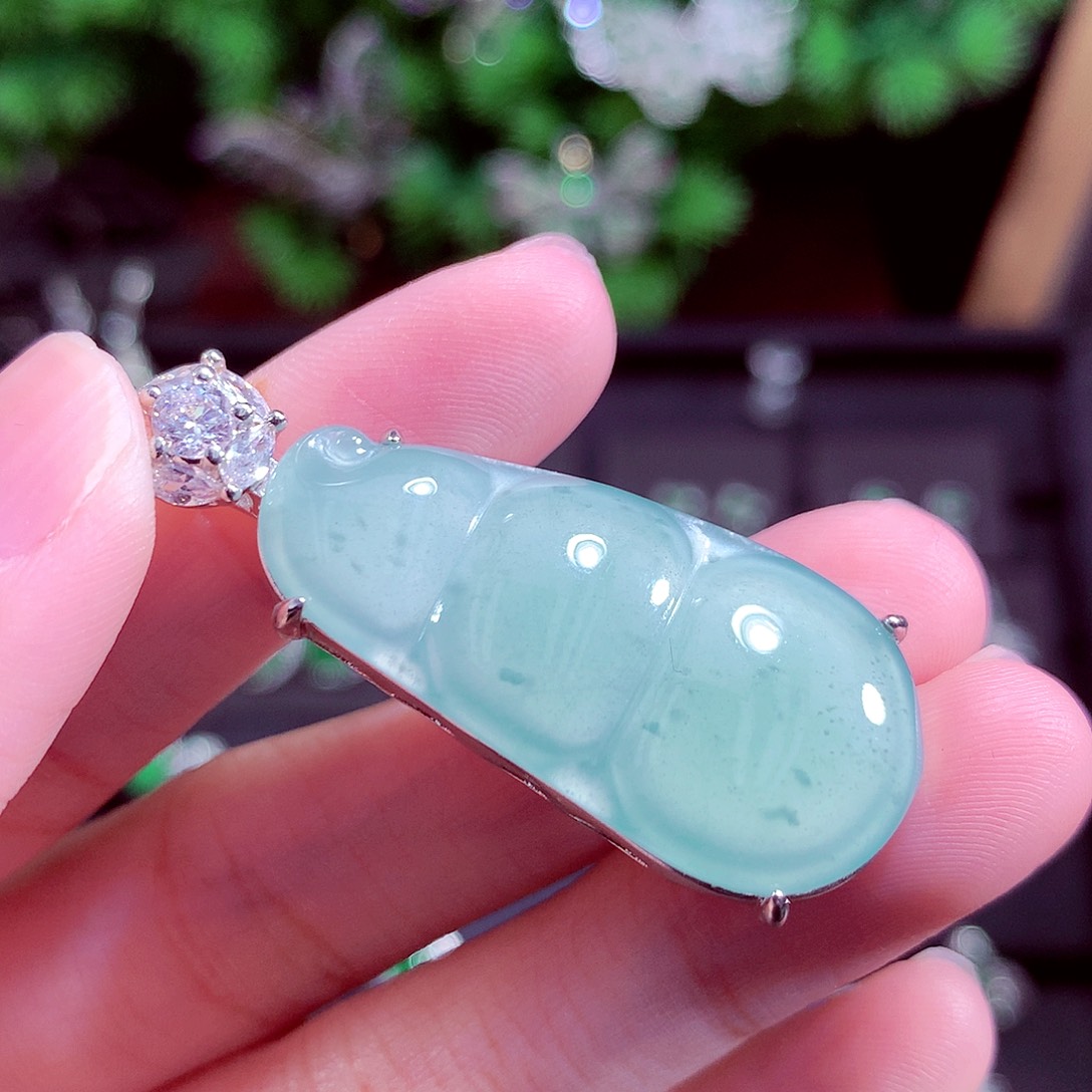 颈饰未镶嵌翡翠天然