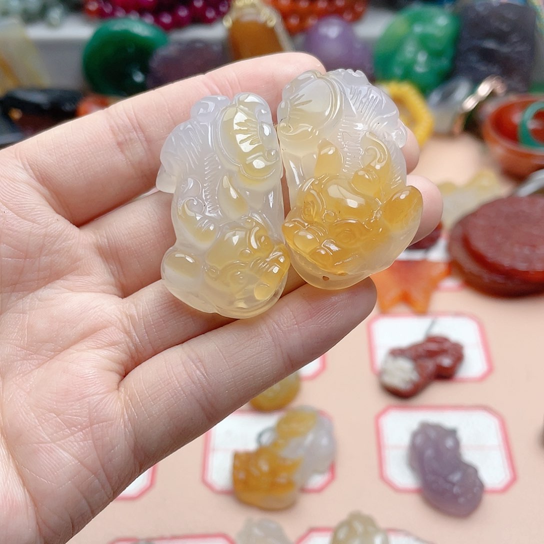 玛瑙/玉髓颈饰合金鱼*