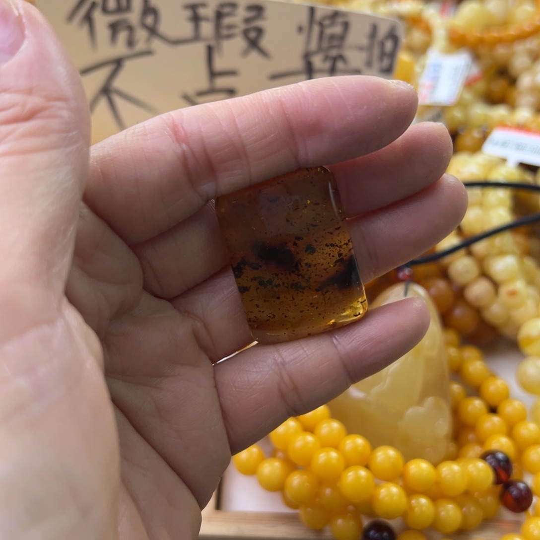 琥珀珠宝奇石未镶嵌