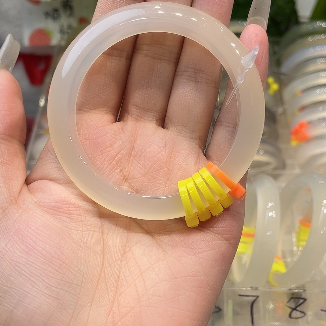 玛瑙/玉髓手镯未镶嵌56香槟色