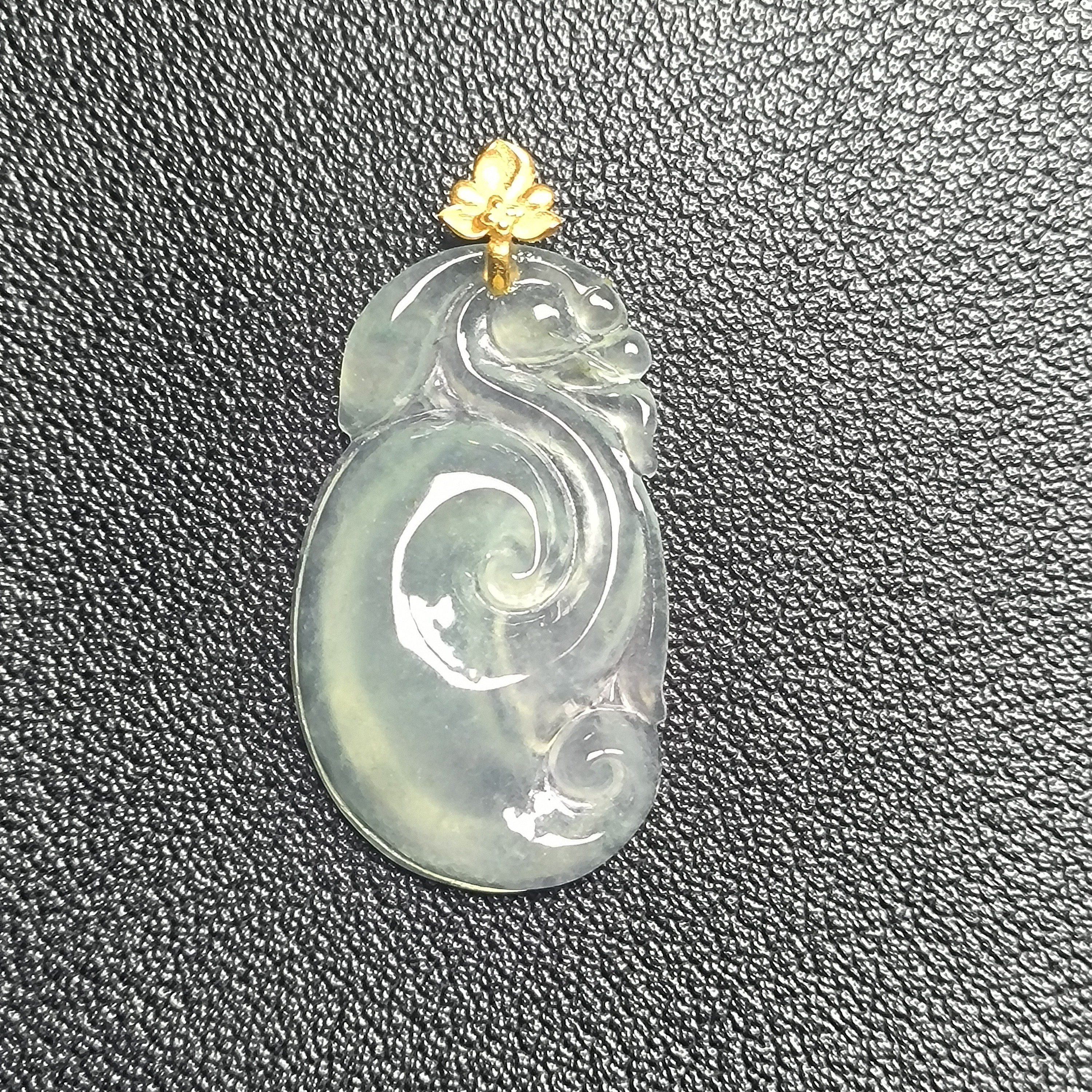 翡翠吊坠精美精致