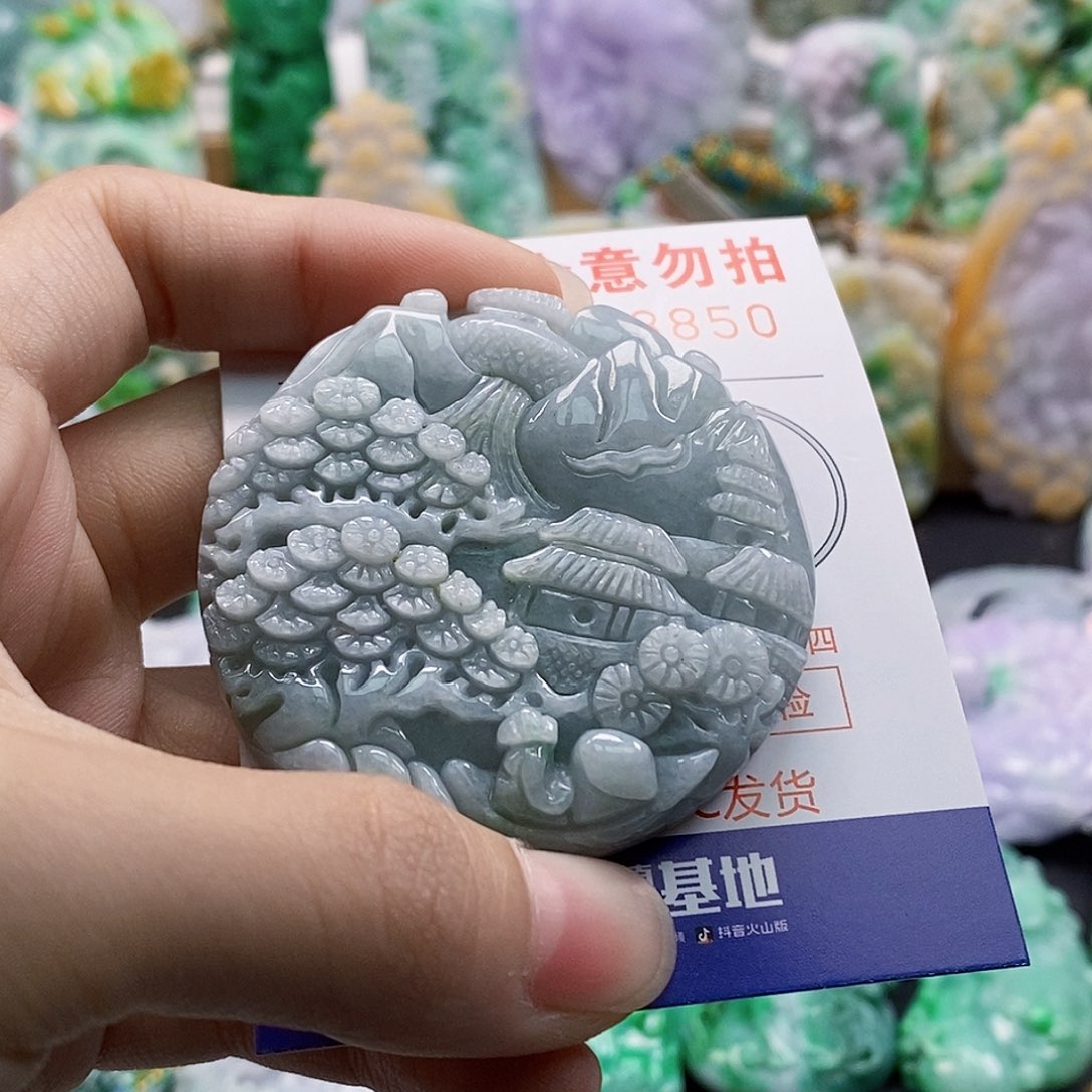 吊坠(不含链)未镶嵌翡翠
