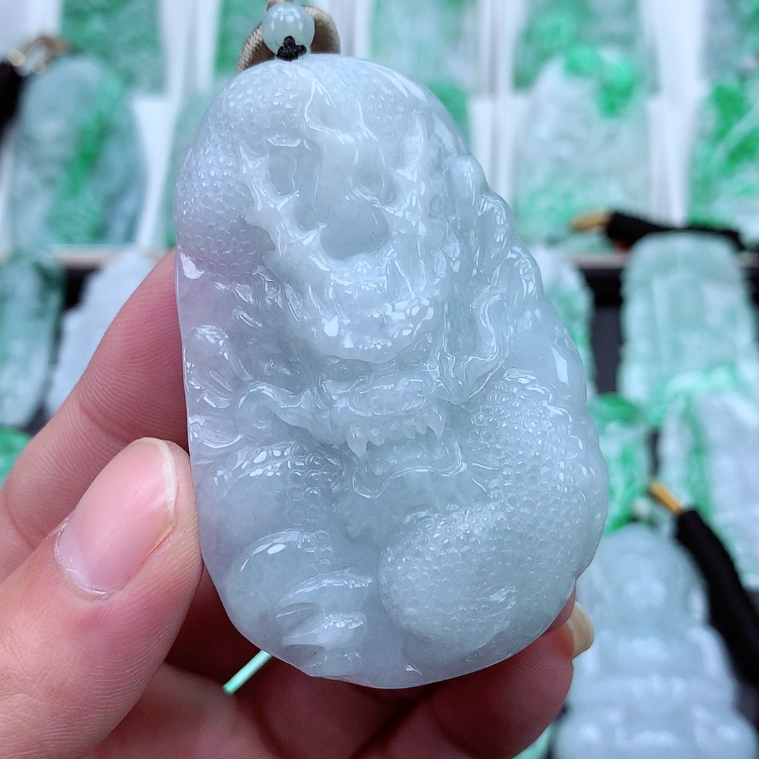 翡翠颈饰未镶嵌翡翠吊坠