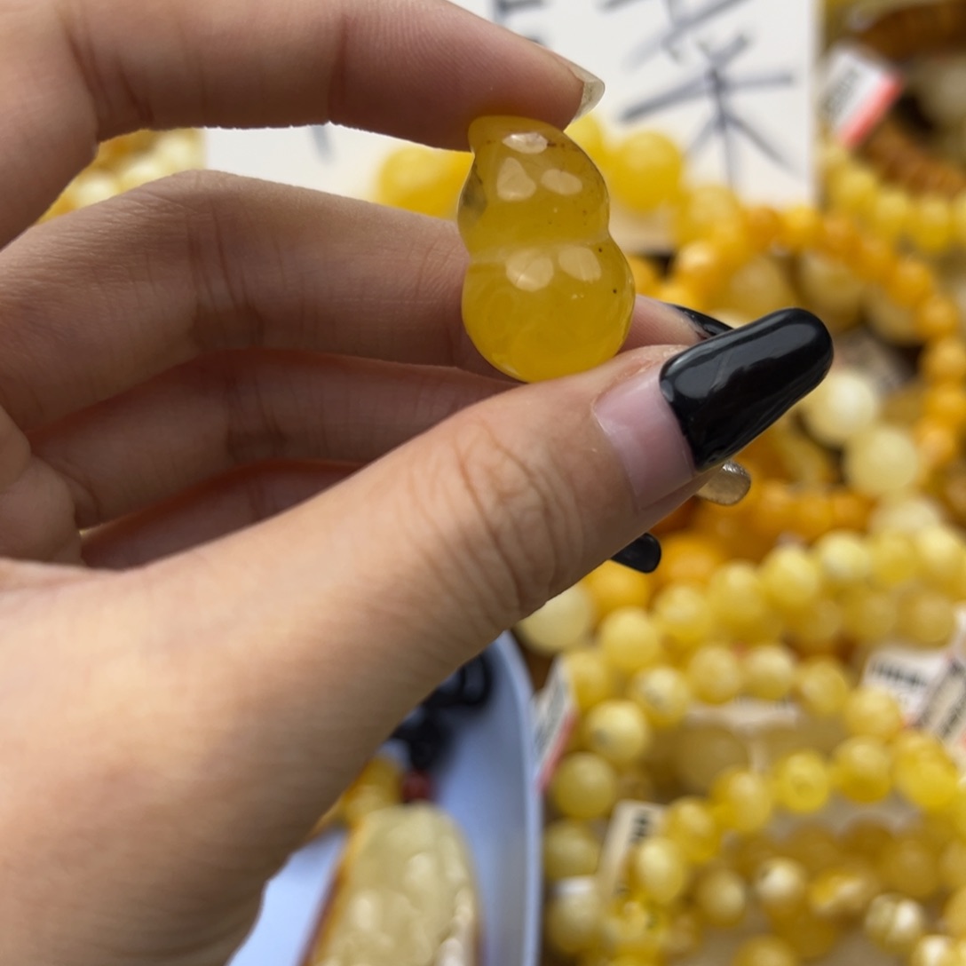 琥珀珠宝奇石未镶嵌
