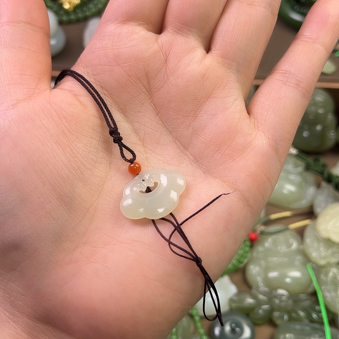 和田玉吊坠(赠链)未镶嵌?*意