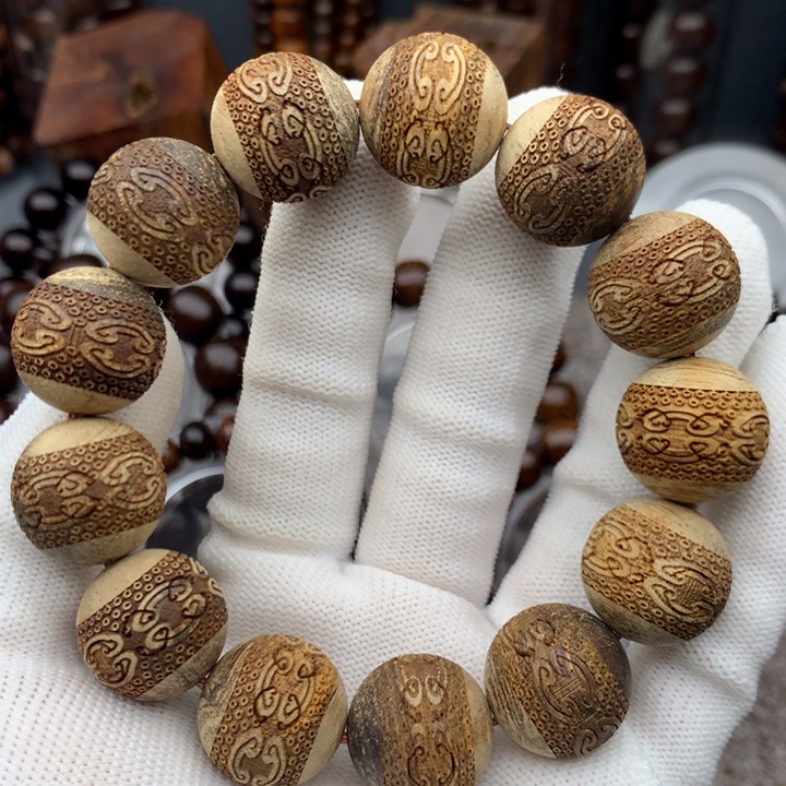 贡木巴布亚1.8雕刻珠