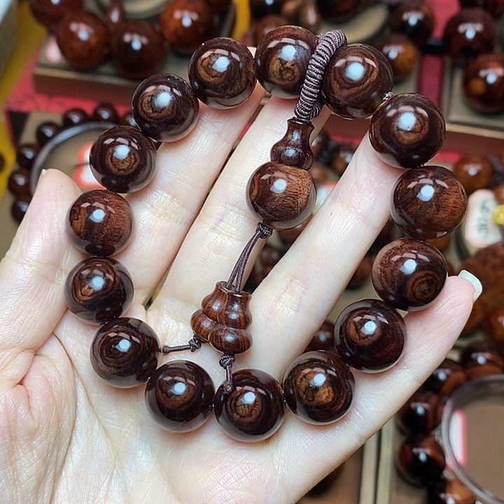 瞬***间花梨木类1.5天眼老料