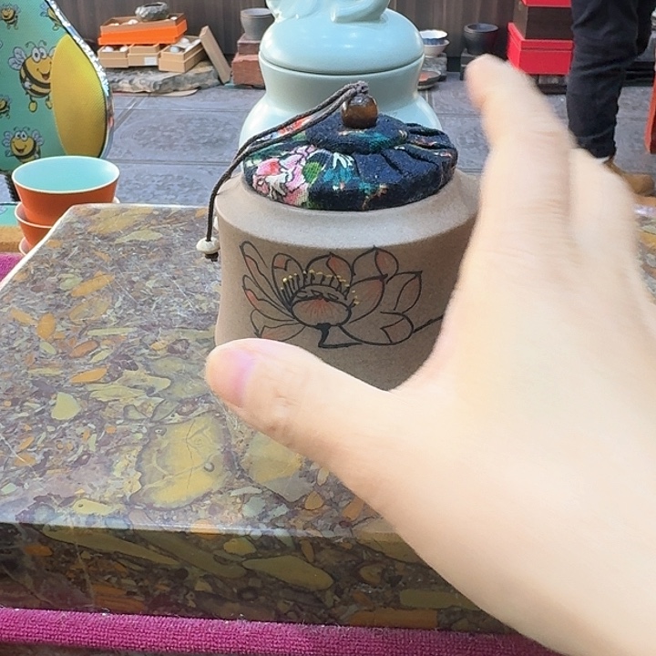 手绘罐一个。。。品茗