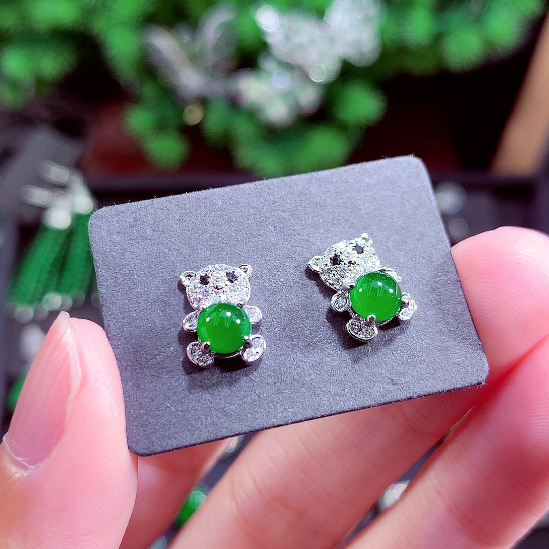 颈饰未镶嵌翡翠天然