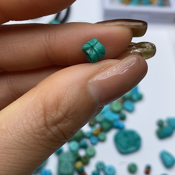 绿松石未镶嵌珠宝奇石