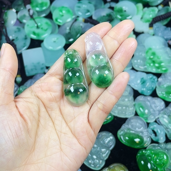 翡翠未镶嵌颈饰吊坠2