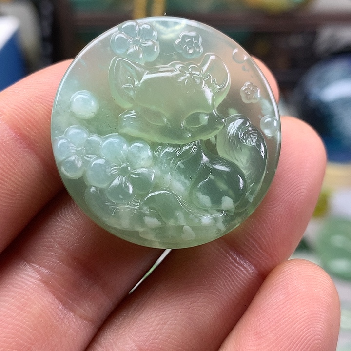 蛇纹石玉挂坠未镶嵌