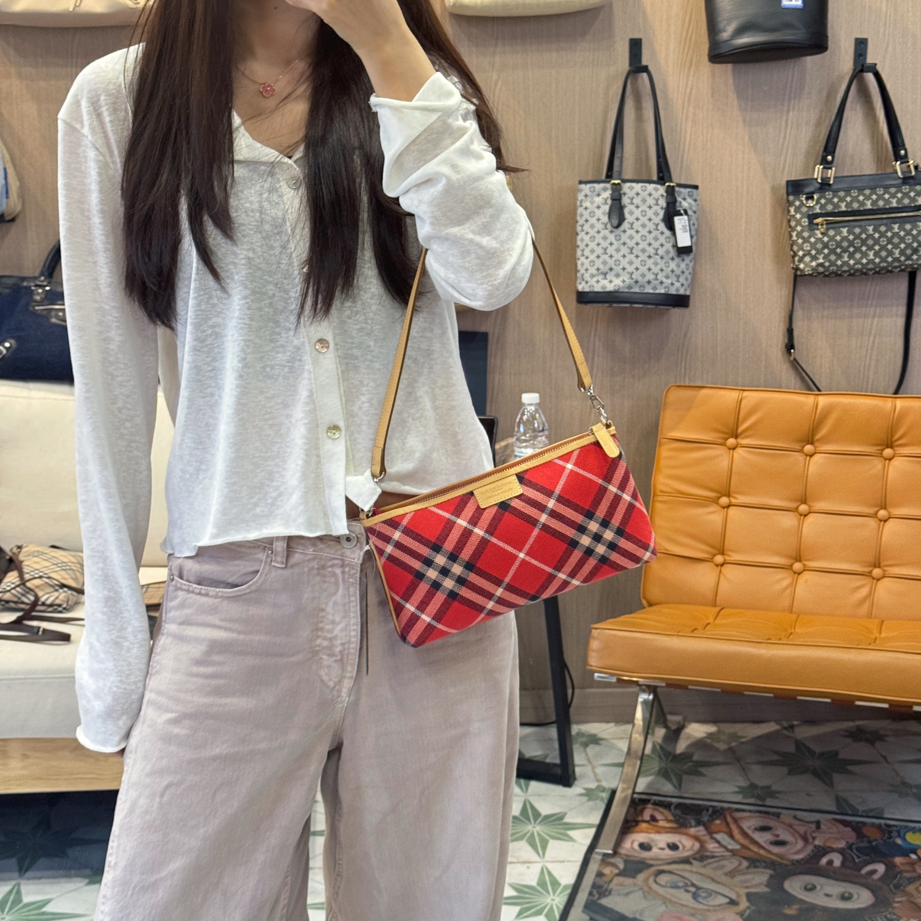 95新 BURBERRY/博柏利 L80经典格纹腋下单肩包时尚休闲女士