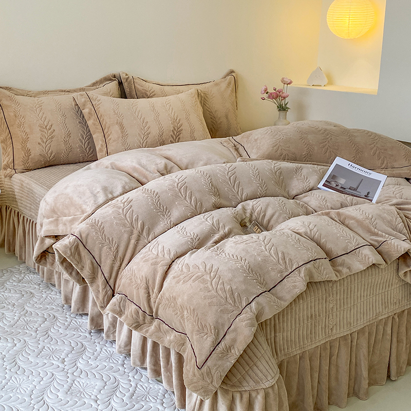 冬季轻奢雕花牛奶绒四件套床盖款加厚保暖纯色被罩夹棉床单防静电