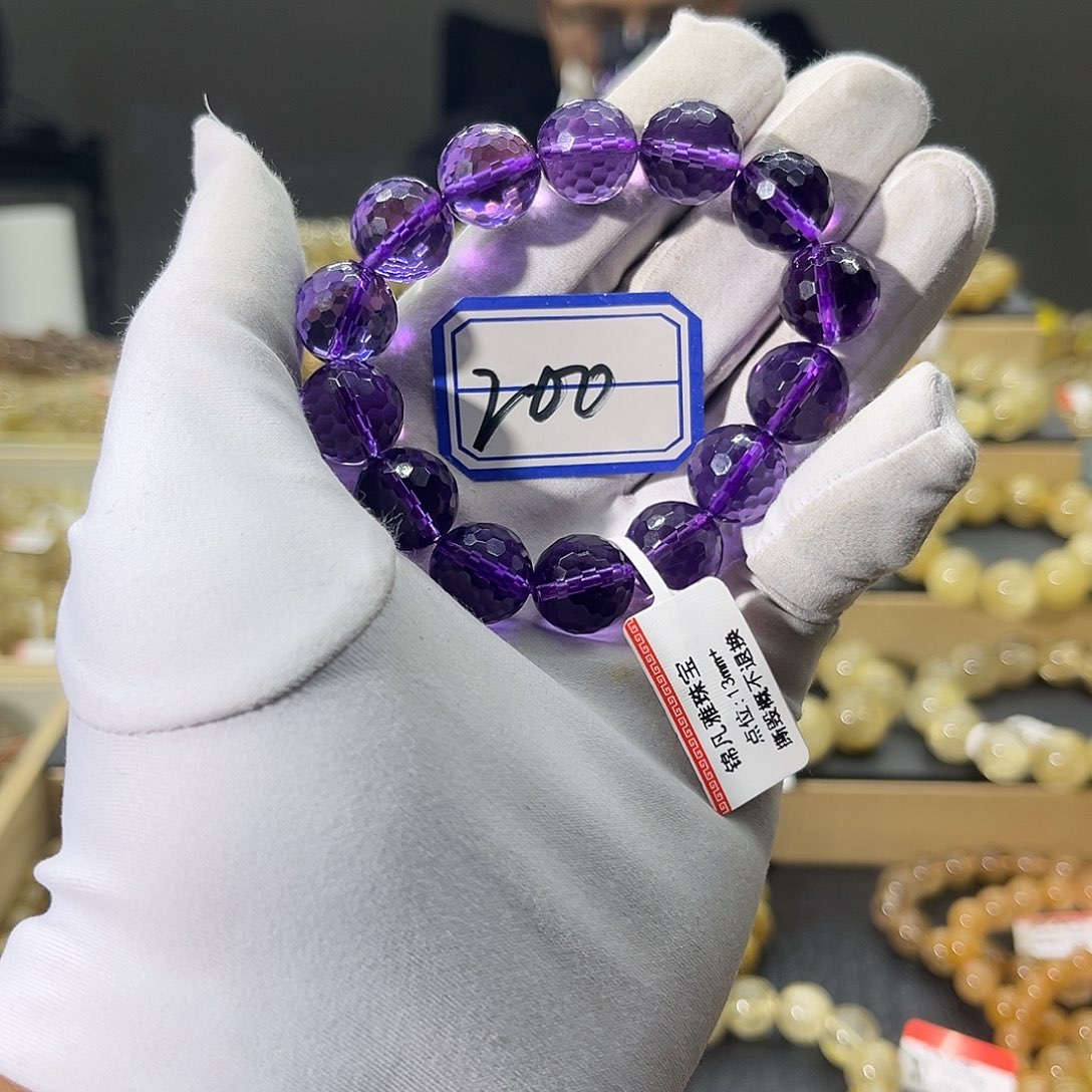 水晶手链未镶嵌今**、晶莹剔透