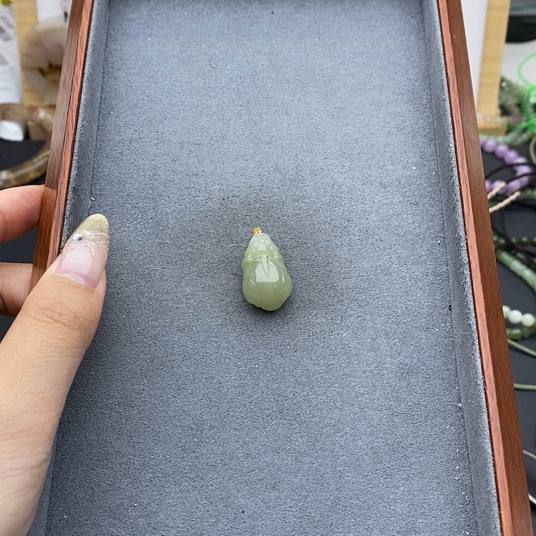 和田玉吊坠(不含链)18K金镶嵌