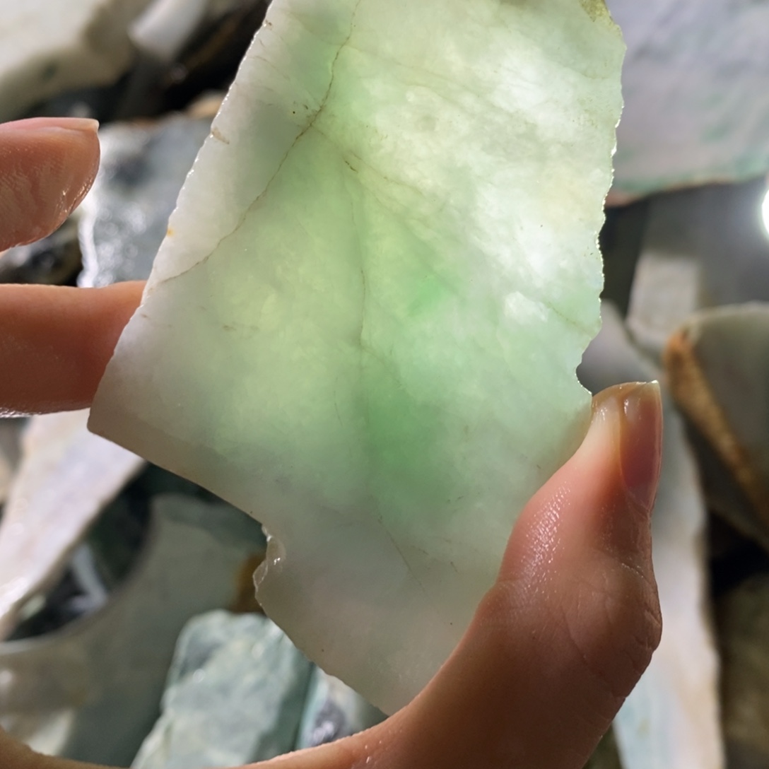 颈饰未镶嵌翡翠天然