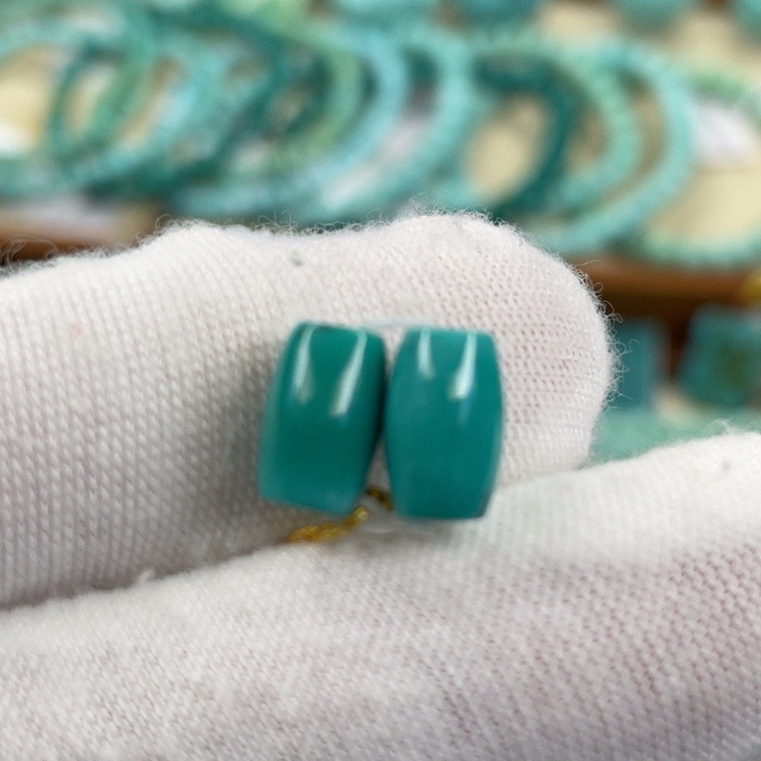 绿松石未镶嵌挂件