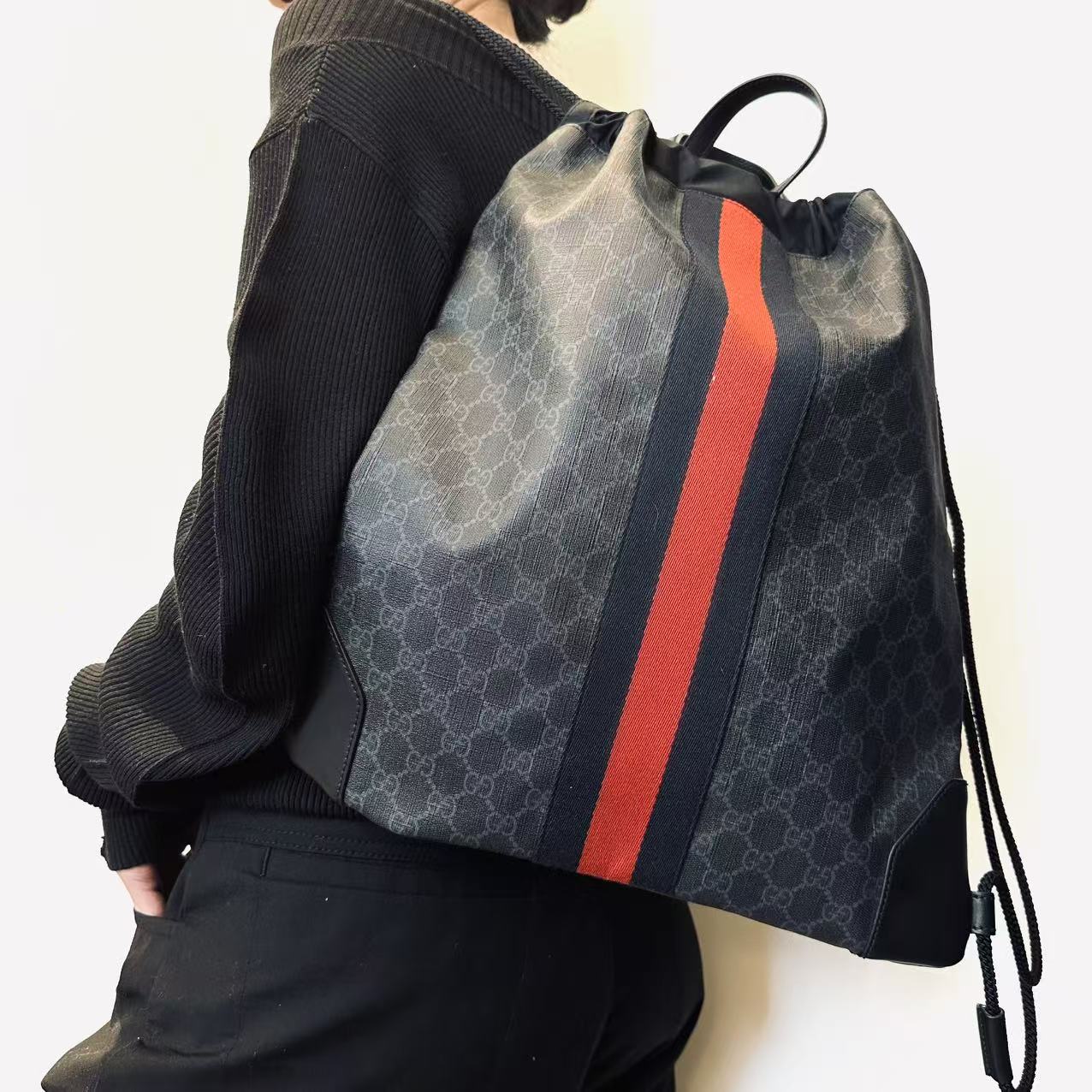 95新 GUCCI/古驰 古驰黑色手提包 2506260469