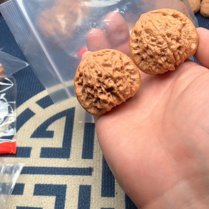 文玩核桃吊坠48龙鼎118