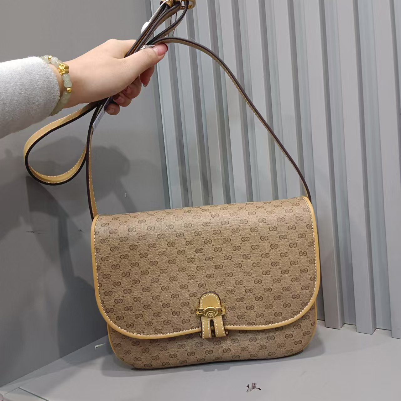 95新 GUCCI/古驰 兔兔奢/古驰斜挎包/240508079