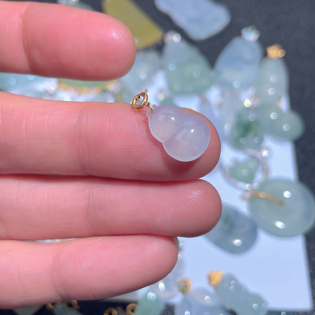 翡翠颈饰18K金镶嵌翡翠