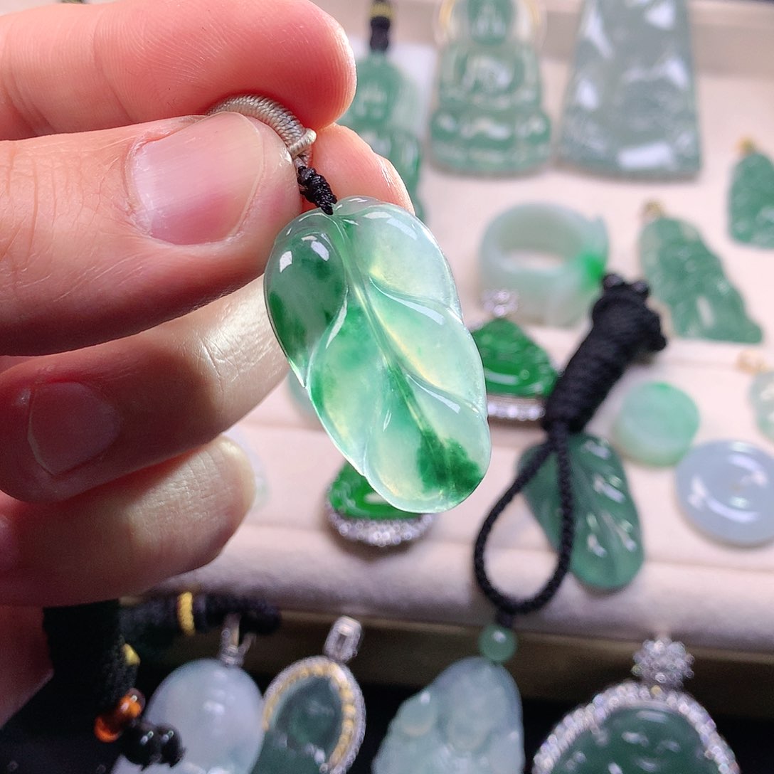 翡翠颈饰未镶嵌翡翠