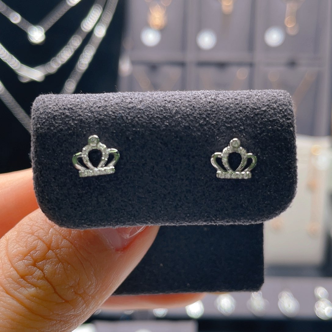 耳饰18K金镶嵌钻石耳钉