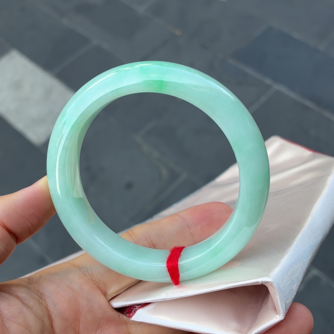 翡翠未镶嵌手镯天然缅甸翡翠手镯