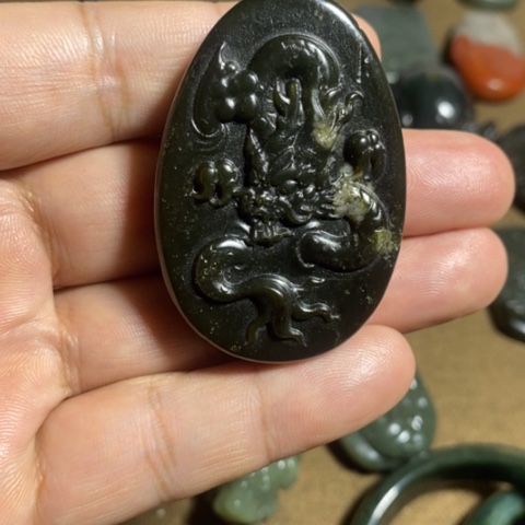 和田玉未镶嵌挂件