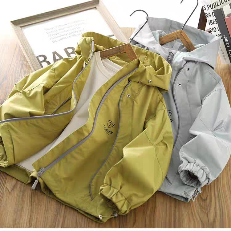 新款户外春秋冲锋衣男女童休闲风宝宝连帽风衣薄款小中大童外套