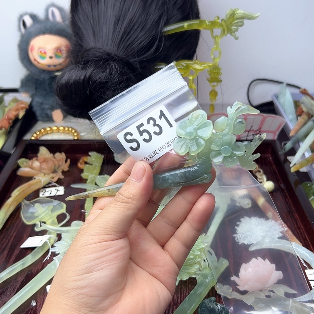 蛇纹石玉合金发饰若**尘