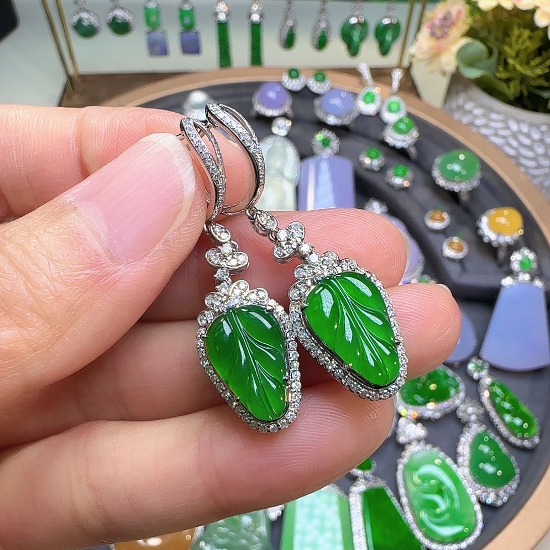 翡翠耳饰18K金镶嵌翡翠耳饰18K金镶嵌