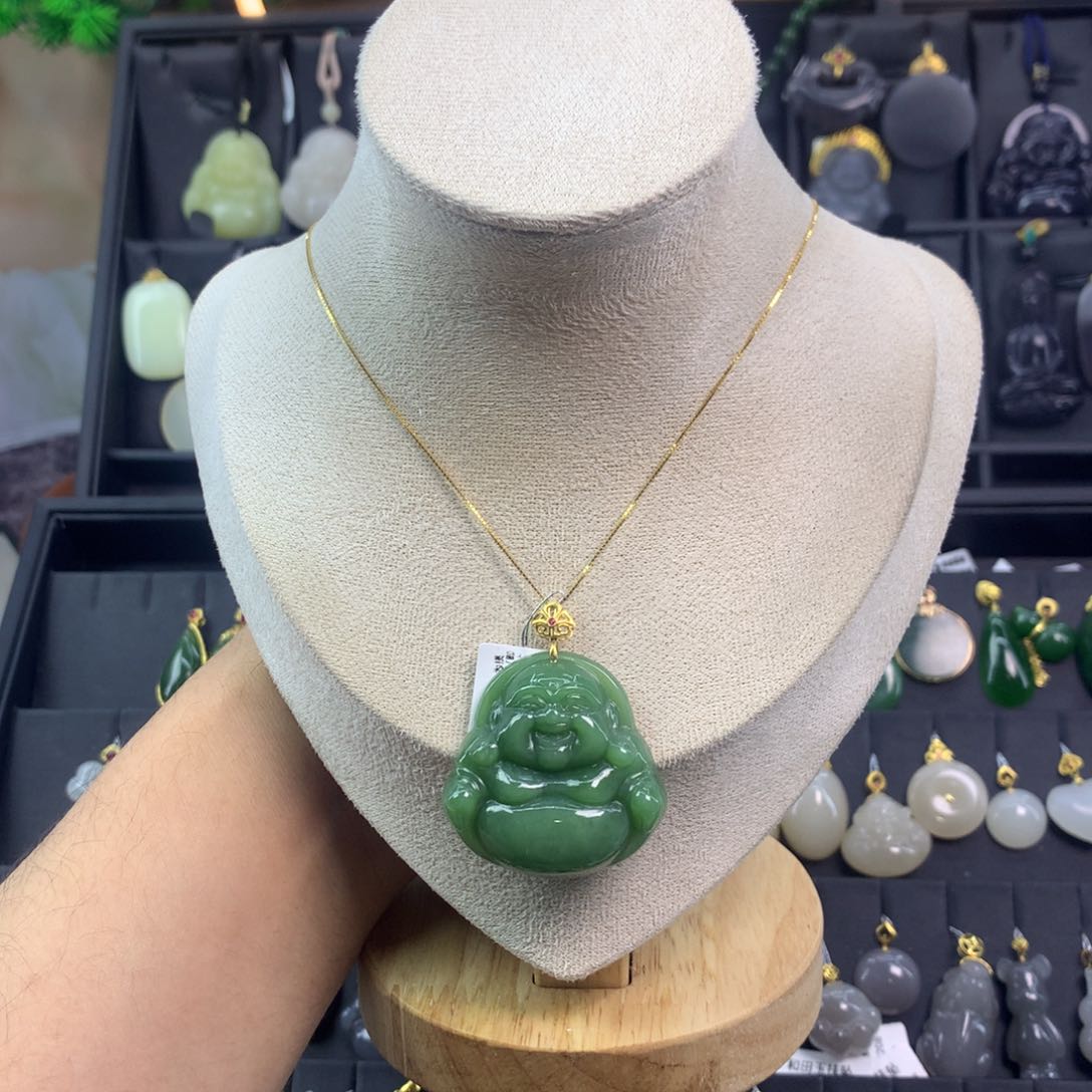 和田玉吊坠18K金镶嵌