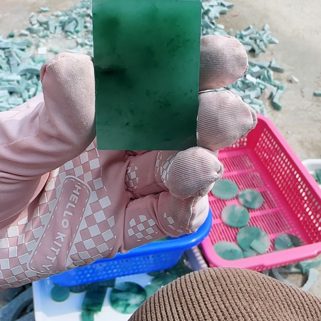 石英质玉颈饰未镶嵌