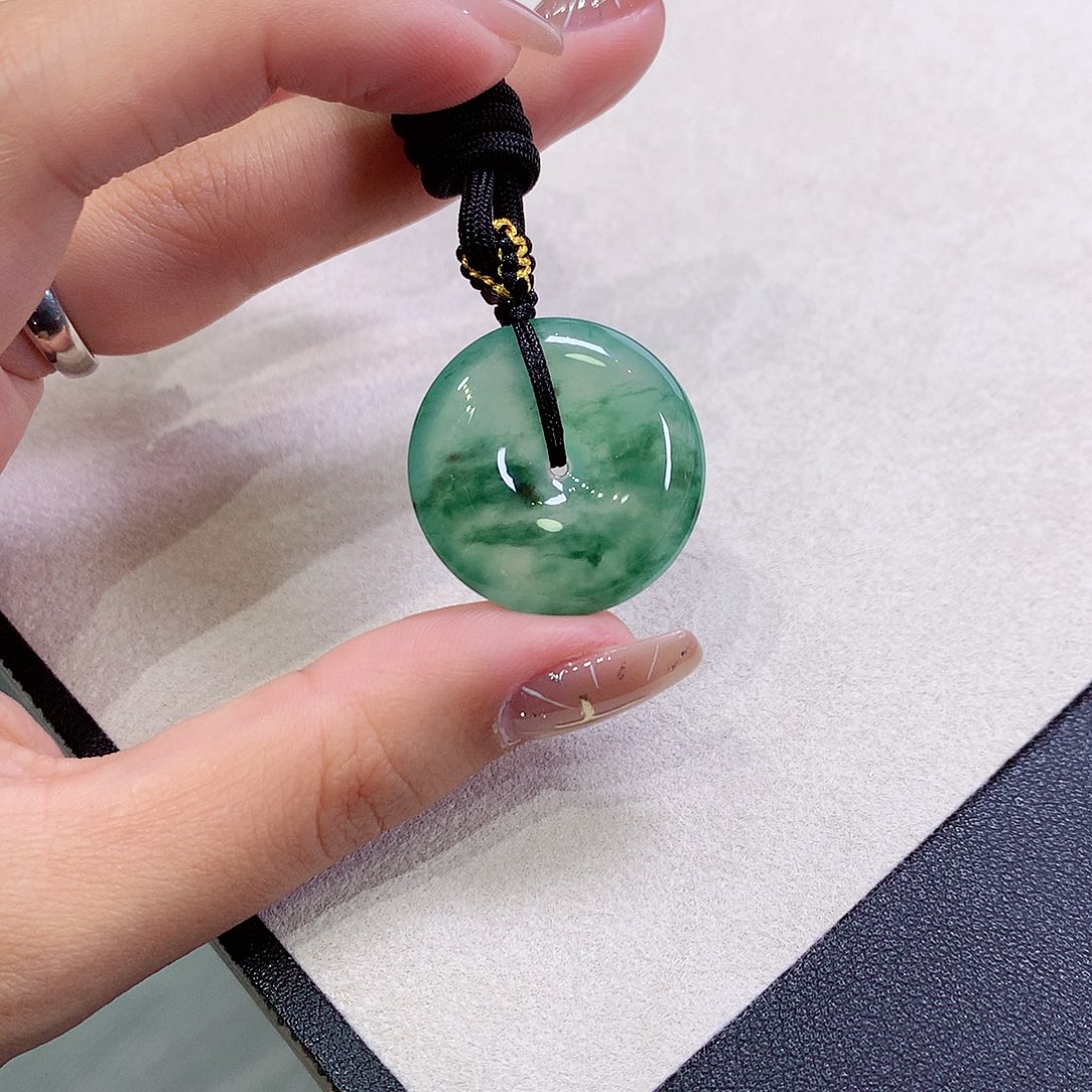 翡翠未镶嵌吊坠(不含链)25.7-5.6