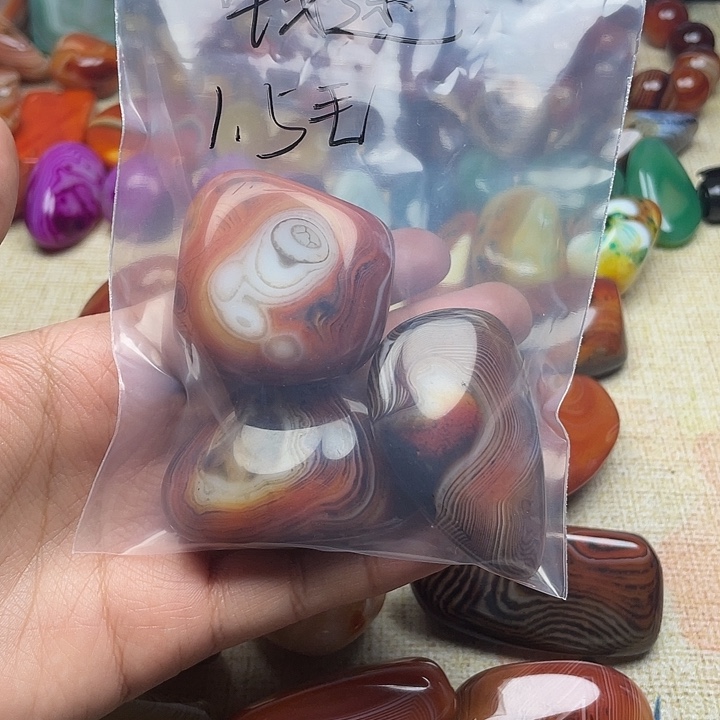 钱***途玛瑙/玉髓未镶嵌珠宝半成品