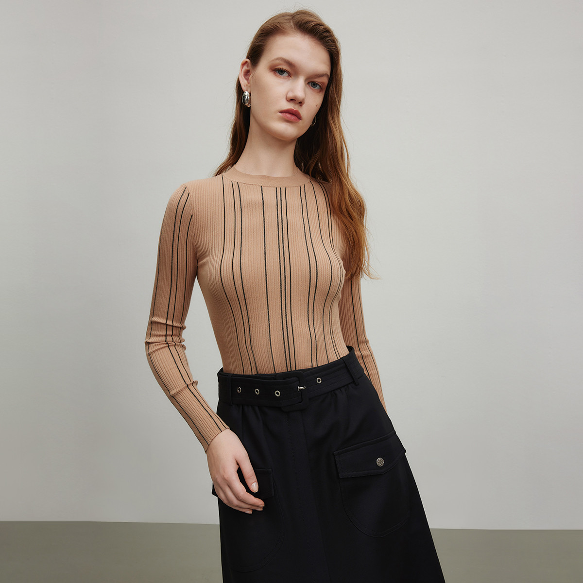 【小七专属】不规则撞色线条针织衫女秋季百搭圆领长袖套头衫