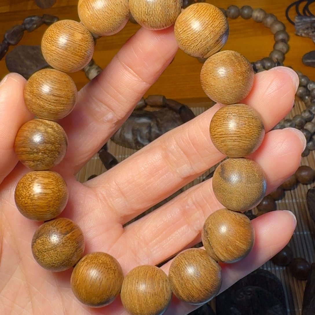 沉香沉香碎屑搂****兔柬埔寨14mm  花香蜜甜