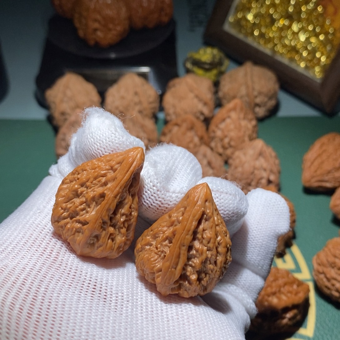 鹿***。文玩核桃吊坠塔尖