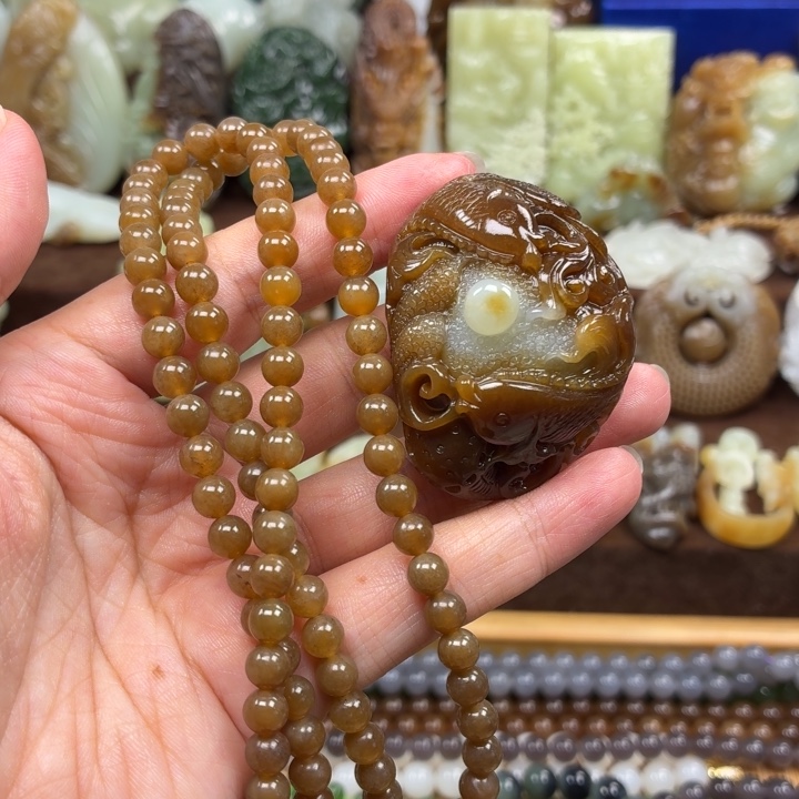 石***鑫颈饰未镶嵌和田玉