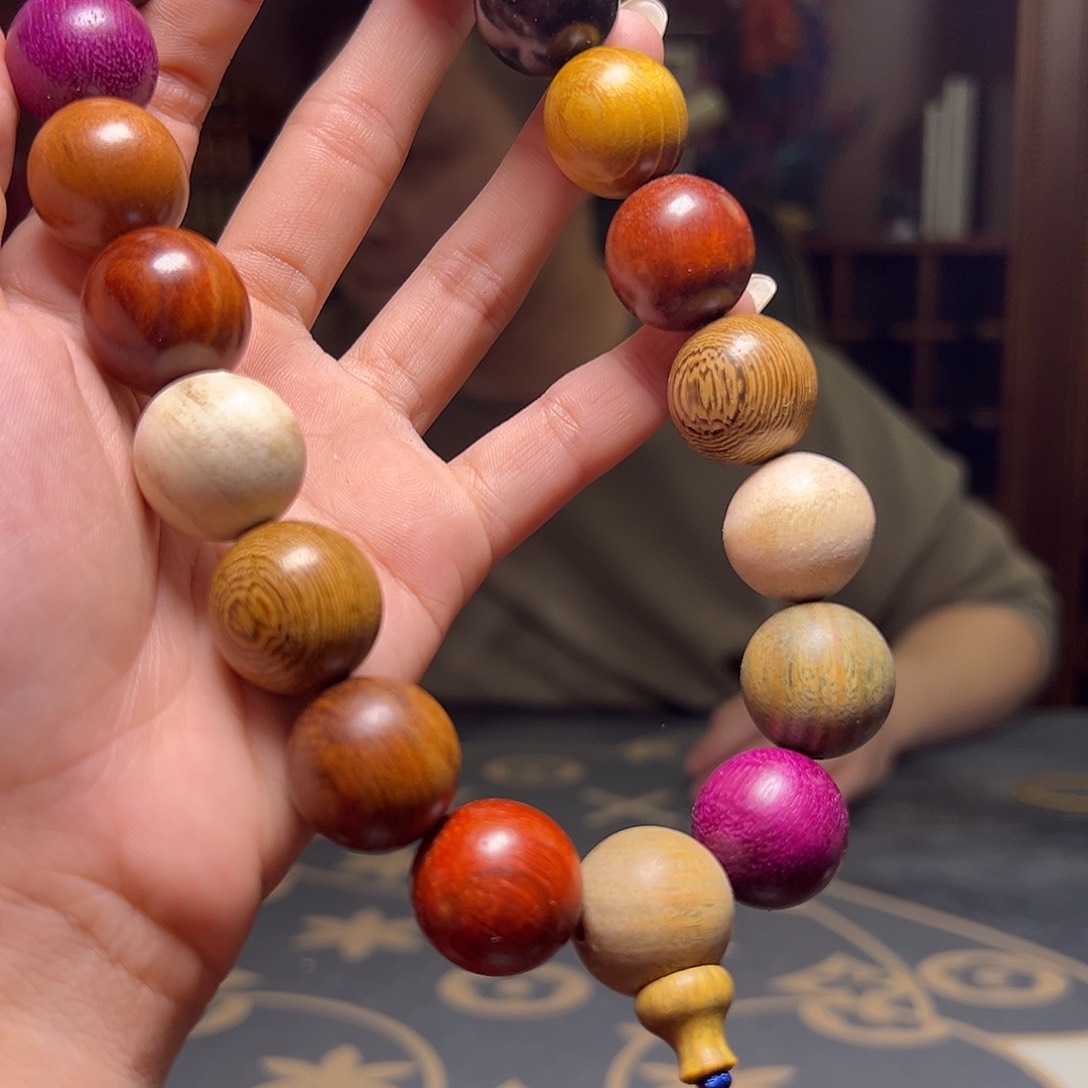 橄榄核吊坠木头的