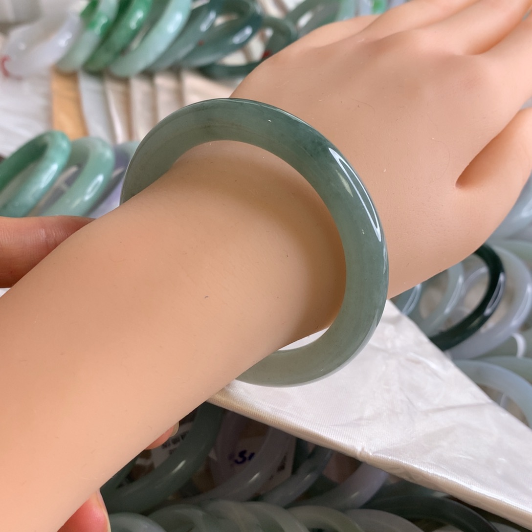 翡翠手镯未镶嵌圆条54.5